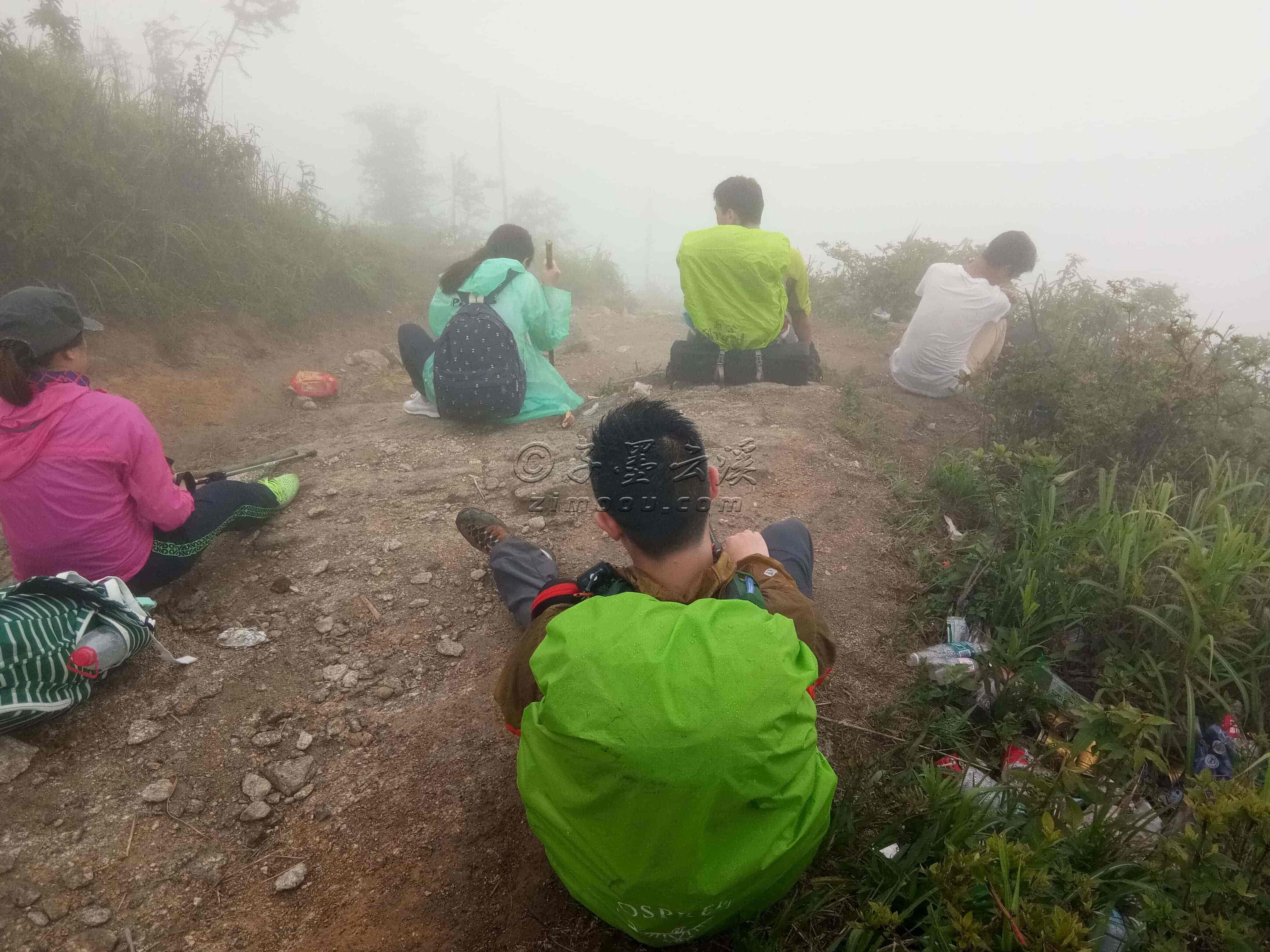 差不多快到山顶